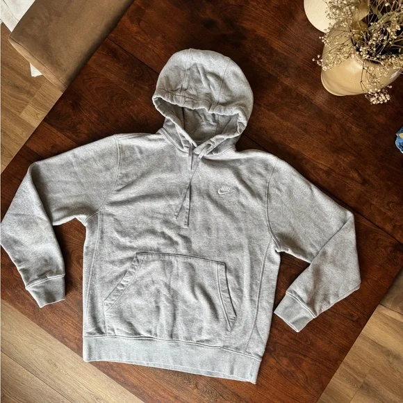 Nike Men's Light Gray Pullover Hoodie - Picture 1 of 2